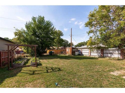 718 12A Street North, Lethbridge, AB - Outdoor