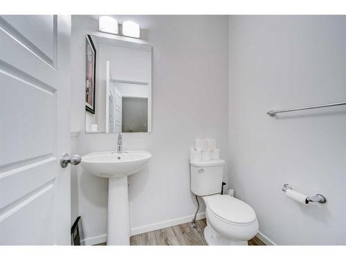 2822 47 Street South, Lethbridge, AB - Indoor Photo Showing Bathroom