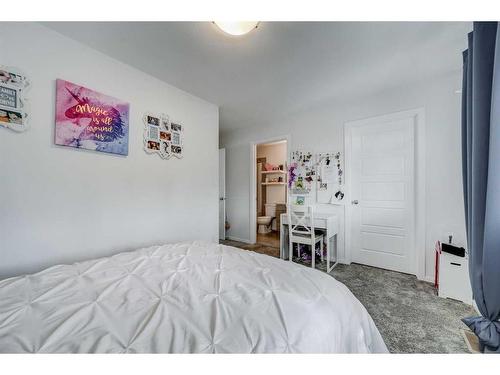 2822 47 Street South, Lethbridge, AB - Indoor Photo Showing Bedroom