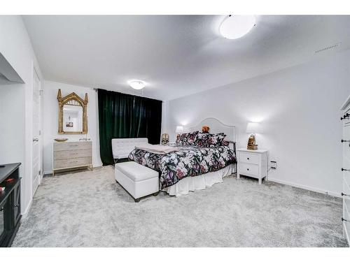 2822 47 Street South, Lethbridge, AB - Indoor Photo Showing Bedroom