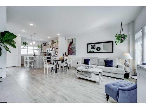 2822 47 Street South, Lethbridge, AB - Indoor Photo Showing Living Room