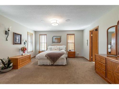 194025 Highway 512, Rural Lethbridge County, AB - Indoor Photo Showing Bedroom