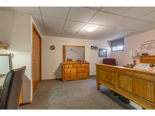 194025 Highway 512, Rural Lethbridge County, AB - Indoor Photo Showing Bedroom