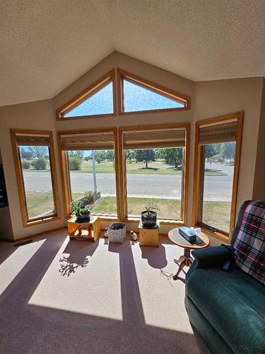 301 Centre Avenue, Milk River, AB - Indoor Photo Showing Other Room