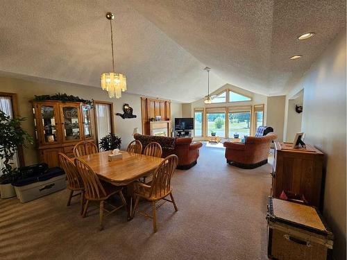 301 Centre Avenue, Milk River, AB - Indoor Photo Showing Dining Room