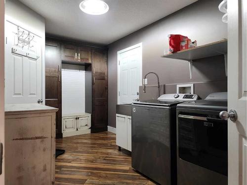 11 Link Spur, Claresholm, AB - Indoor