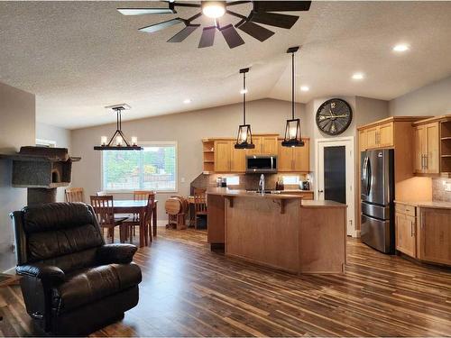 11 Link Spur, Claresholm, AB - Indoor Photo Showing Kitchen