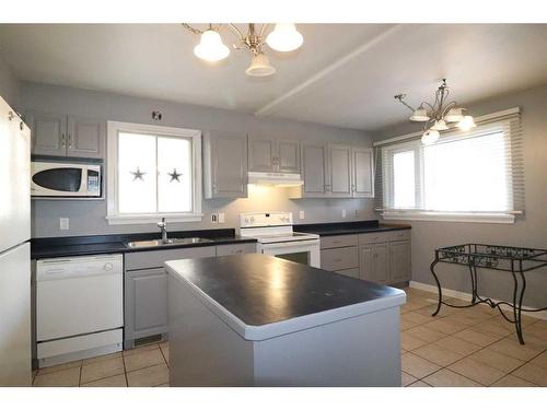 1214 5A Avenue South, Lethbridge, AB - Indoor Photo Showing Kitchen