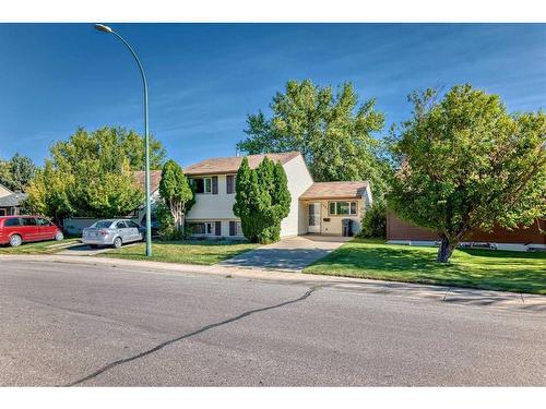 1205 St David Road North, Lethbridge, AB - Outdoor With Facade