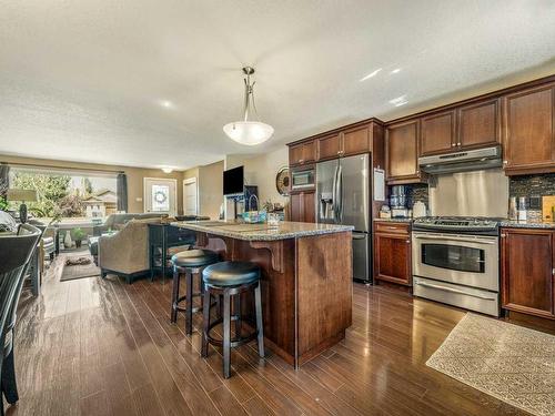 126 Ojibwa Place West, Lethbridge, AB - Indoor Photo Showing Kitchen With Stainless Steel Kitchen