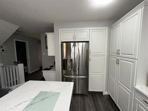 #4-404 Couleecreek Boulevard South, Lethbridge, AB - Indoor