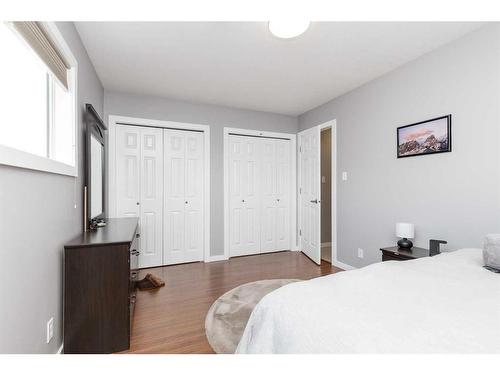 2 Assiniboia Road West, Lethbridge, AB - Indoor Photo Showing Bedroom