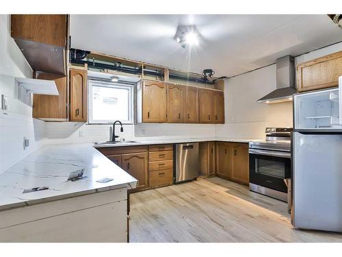 1909 7 Avenue South, Lethbridge, AB - Indoor Photo Showing Kitchen