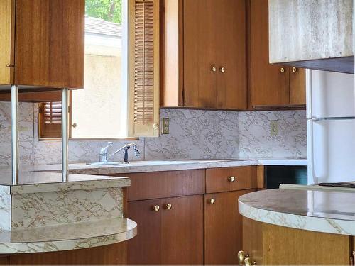 2207 10 Avenue South, Lethbridge, AB - Indoor Photo Showing Kitchen