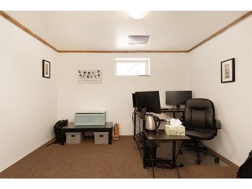 257 Columbia Boulevard West, Lethbridge, AB - Indoor Photo Showing Office