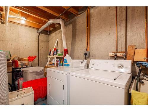 257 Columbia Boulevard West, Lethbridge, AB - Indoor Photo Showing Laundry Room