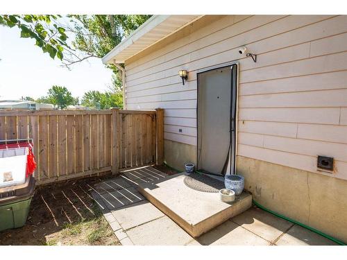 257 Columbia Boulevard West, Lethbridge, AB - Outdoor With Exterior