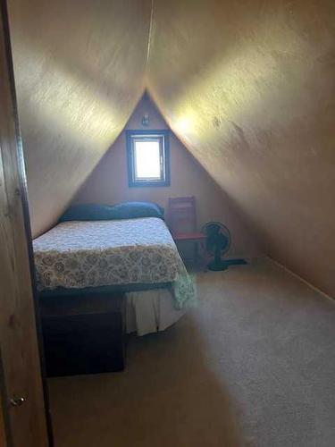 270002 Ab 505 Highway, Glenwood, AB - Indoor Photo Showing Other Room