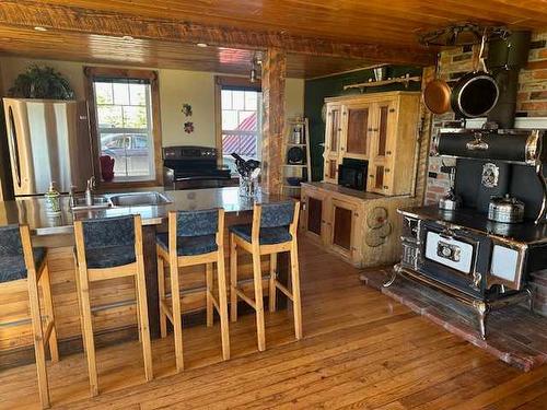 270002 Ab 505 Highway, Glenwood, AB - Indoor Photo Showing Dining Room