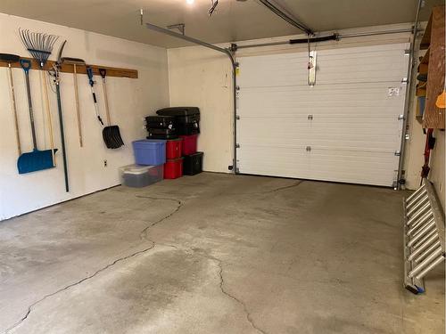 711 12B Street North, Lethbridge, AB - Indoor Photo Showing Garage