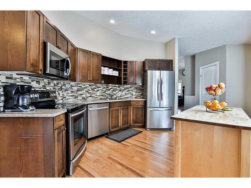 329 10B Street, Nobleford, AB - Indoor Photo Showing Kitchen