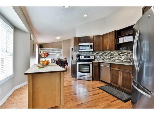 329 10B Street, Nobleford, AB - Indoor Photo Showing Kitchen