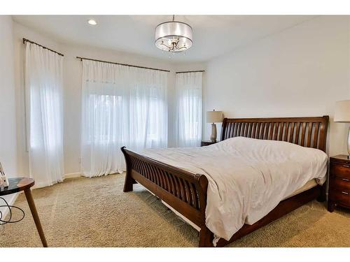 603 Canyonview Landing West, Lethbridge, AB - Indoor Photo Showing Bedroom