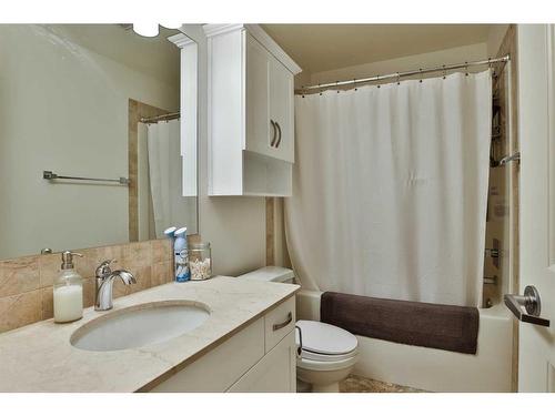 603 Canyonview Landing West, Lethbridge, AB - Indoor Photo Showing Bathroom