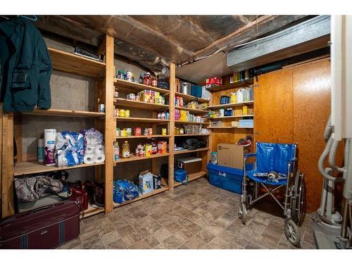 1102 20 Street North, Lethbridge, AB - Indoor