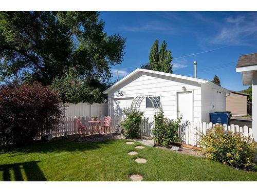 1102 20 Street North, Lethbridge, AB - Outdoor