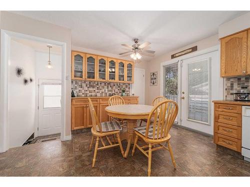 1102 20 Street North, Lethbridge, AB - Indoor Photo Showing Dining Room