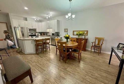 203-1601 9A Avenue South, Lethbridge, AB - Indoor Photo Showing Dining Room