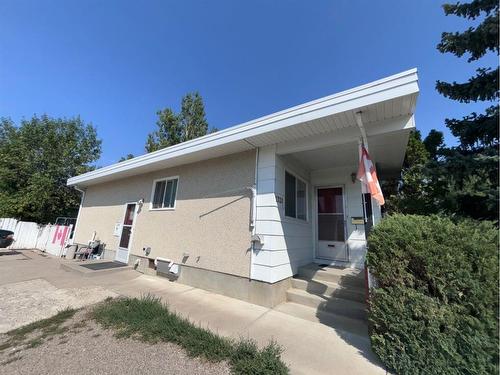 1320 Lakemount Boulevard South, Lethbridge, AB - Outdoor