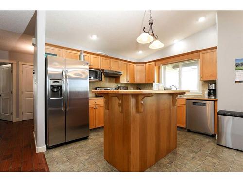 615 51 Avenue, Coalhurst, AB - Indoor Photo Showing Kitchen