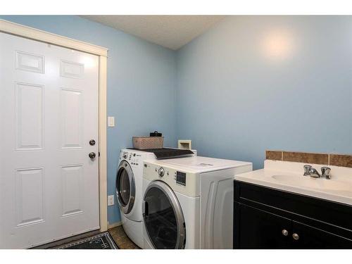 615 51 Avenue, Coalhurst, AB - Indoor Photo Showing Laundry Room