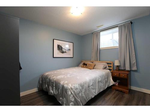 615 51 Avenue, Coalhurst, AB - Indoor Photo Showing Bedroom