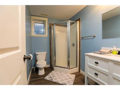 615 51 Avenue, Coalhurst, AB - Indoor Photo Showing Bathroom