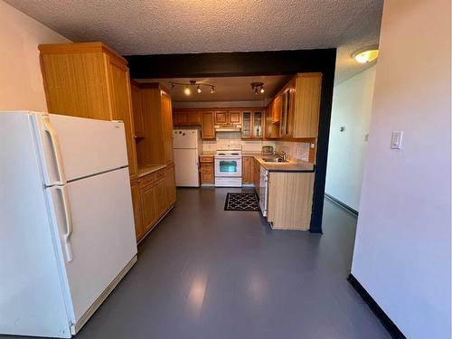 3521 Forestry Avenue South, Lethbridge, AB - Indoor Photo Showing Kitchen