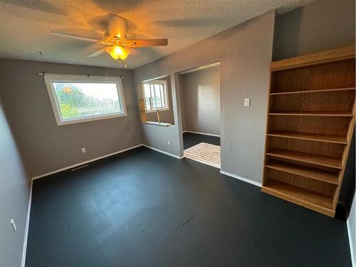 3521 Forestry Avenue South, Lethbridge, AB - Indoor Photo Showing Other Room