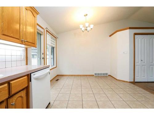 5407 52 Street, Taber, AB - Indoor Photo Showing Kitchen