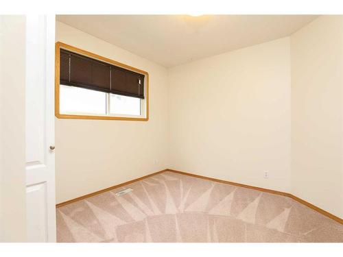 5407 52 Street, Taber, AB - Indoor Photo Showing Other Room