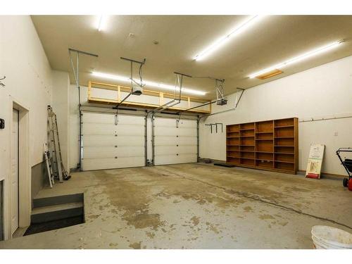 5407 52 Street, Taber, AB - Indoor Photo Showing Garage