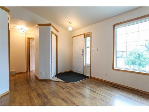 5407 52 Street, Taber, AB - Indoor Photo Showing Other Room