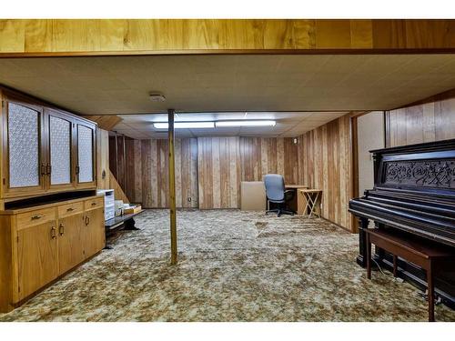 1118 Lakeland Crescent South, Lethbridge, AB - Indoor Photo Showing Other Room