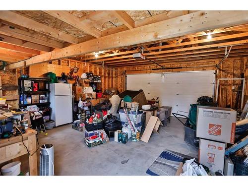 1118 Lakeland Crescent South, Lethbridge, AB - Indoor Photo Showing Garage