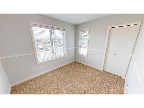 401 Devonia Way West, Lethbridge, AB - Indoor Photo Showing Other Room