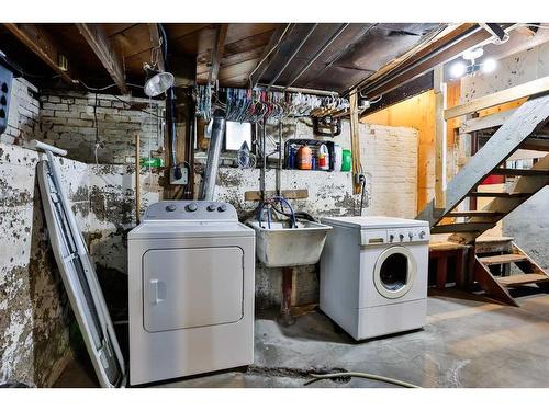 1259 5A Avenue South, Lethbridge, AB - Indoor Photo Showing Laundry Room