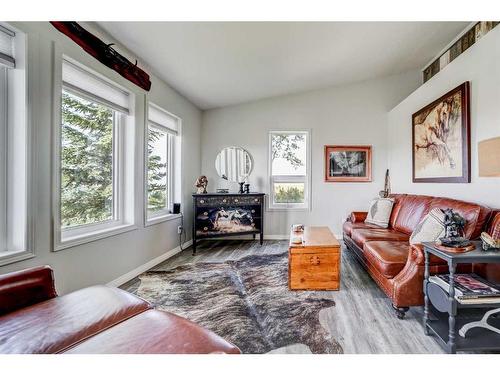 8024 Range Road 30-1, Rural Pincher Creek No. 9, M.D. Of, AB - Indoor Photo Showing Living Room