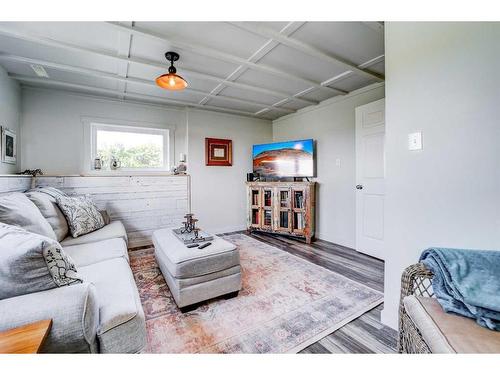 8024 Range Road 30-1, Rural Pincher Creek No. 9, M.D. Of, AB - Indoor Photo Showing Living Room