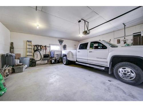 8024 Range Road 30-1, Rural Pincher Creek No. 9, M.D. Of, AB - Indoor Photo Showing Garage